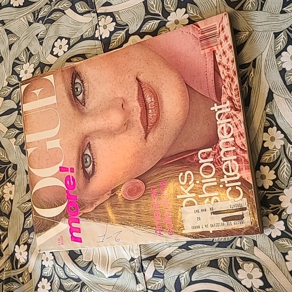 Vintage Vogue Magazine February 1978 - Picture 1 of 3